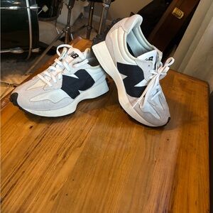 New balance GUC, Cream and Black Sneakers Versatile Athletic Design size 6